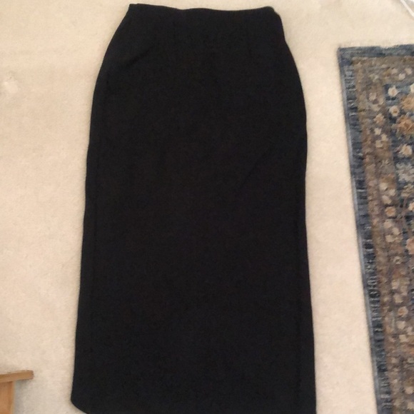 Abercrombie & Fitch Fitted Slit Asymmetrical Tulip Skirt - Picture 7 of 9